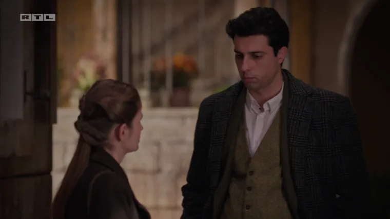 Katarina nađe Jasmina, on joj otkriva da nije otac Zorinog djeteta