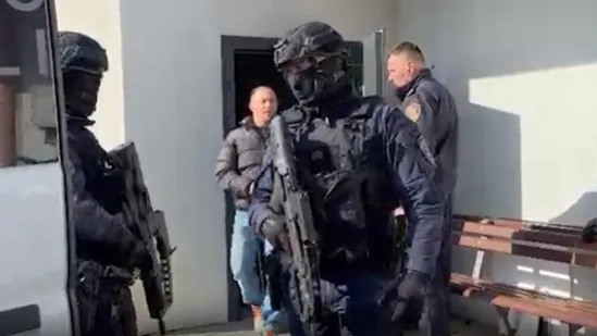 Mlađan u pratnji specijalaca napustio sud: Novinarima se obratio s jednom rečenicom