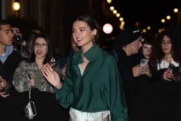 Zaboravila ostatak outfita? Poznata pjevačica na crveni tepih stigla samo u gaćicama