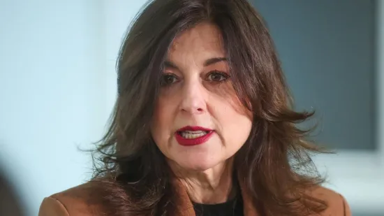 Prva dama Hrvatske vje&scaron;to spaja poslovni i ženstveni stil, a crveni ruž njezin je za&scaron;titni znak