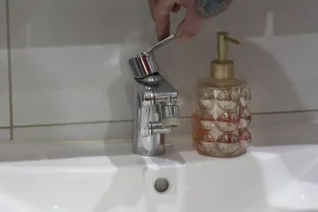 Ovaj hrvatski grad leži na četiri rijeke, a danima nema vodu! 'Dobijemo ovako ne&scaron;to žuto'