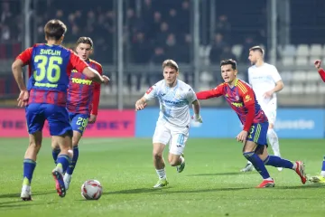 Ludi derbi na Rujevici: Rijeka promašuje, Hajduk vodi, VAR poništio penal i gol