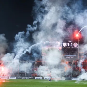 &Scaron;ok i nevjerica: Splićani poraženi u derbiju, Torcida bakljadom okrenula leđa svojim igračima