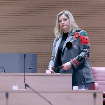 Ovakav sako u sabornici ne viđamo često: Saborska zastupnica zna kako privući pozornost