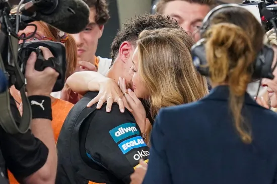 One kradu pažnju u 'paddocku': Evo kako izgledaju zgodne partnerice vozača Formule 1