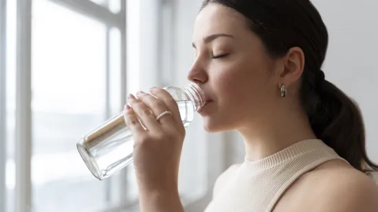 Morate popiti točno 8 ča&scaron;a vode na dan. Je li ovaj savjet zaista i pravilo koje trebamo slijediti?