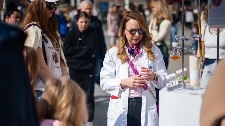 Riva i Jelačićev trg postaju velike učionice: znanstvenice otkrivaju tajne čokolade, AI-ja i medicine