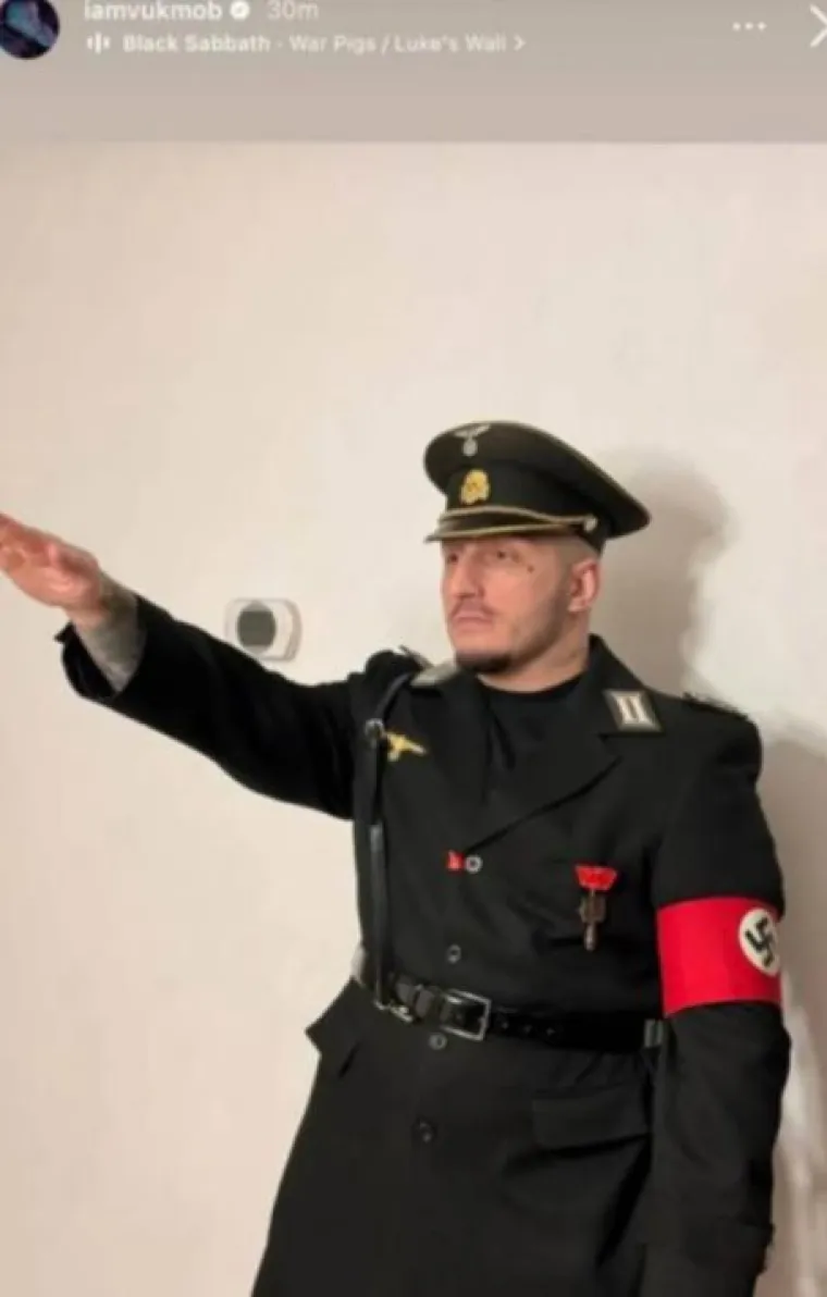 Vuk Mob pozirao u nacističkoj uniformi i vrijeđao Židove: Instagram odmah reagirao