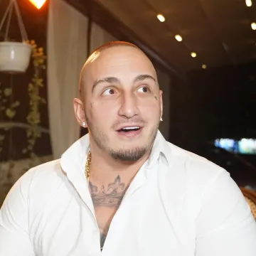 Vuk Mob pozirao u nacističkoj uniformi i vrijeđao Židove: Instagram odmah reagirao