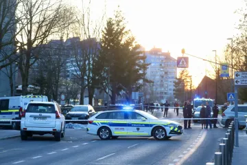 Policija ubila mu&scaron;karca u Ljubljani, prijetio im nožem!: 'Ležao je uz cestu'