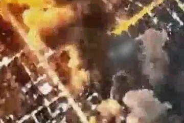 Ajatolahov podzemni bunker napalo 50 aviona! Pogledajte snimku udara