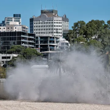 Verstappen izletio sa staze, digla se ogromna pra&scaron;ina kao da se bolid zapalio: Helikopter sve nadzirao