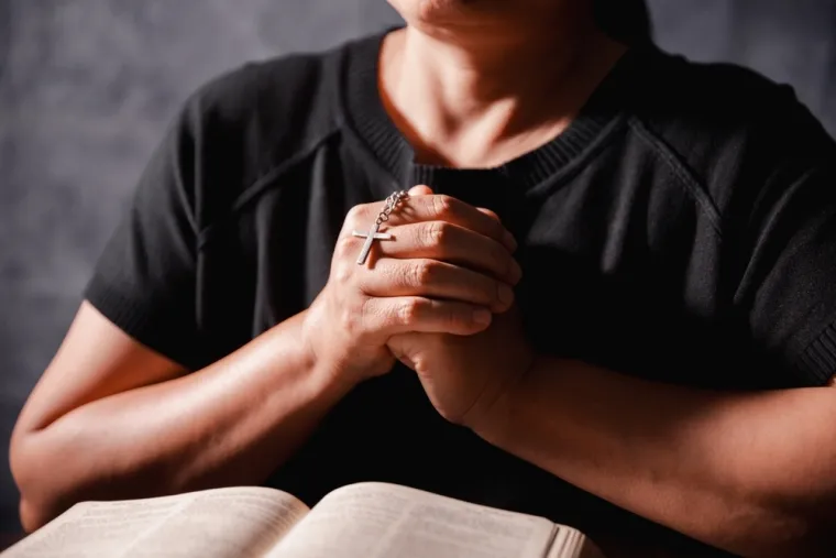 Datum rođenja otkriva va&scaron;u idealnu molitvu: Saznajte koja će vam donijeti radost i uspjeh