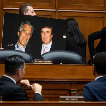 Objavljeni 'nestali' Epsteinovi dokumenti u kojima se spominje Trump. Žena svjedočila: 'Ugrizla sam ga...'