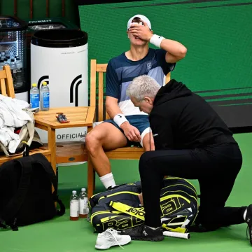 Majka slavnog tenisača zavapila: 'Raketa je pala jako blizu. Želimo otići, a ne usudimo se van'