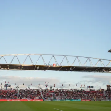 Pogledajte sramotu montažnih tribina stadiona na kojem će igrati Hrvatska: Teren se uopće ne vidi