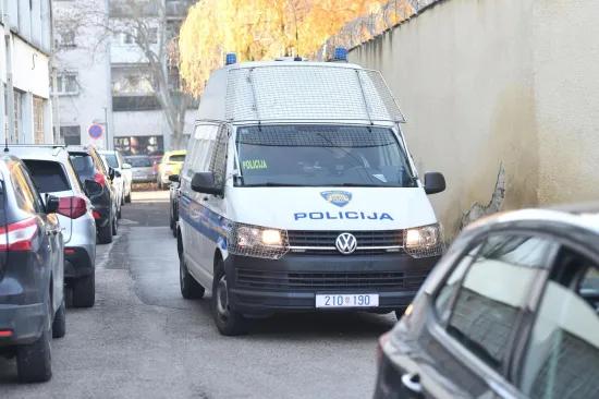 Nazvao 112 i rekao da je postavio bombu u trgovačkom centru: Zavr&scaron;io je iza re&scaron;etaka