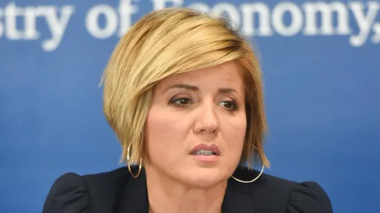 Poruke iz mobitela biv&scaron;e pomoćnice ministra otkrile kako su dijeljeni poticaji: 'Ima li kakvih novosti?'