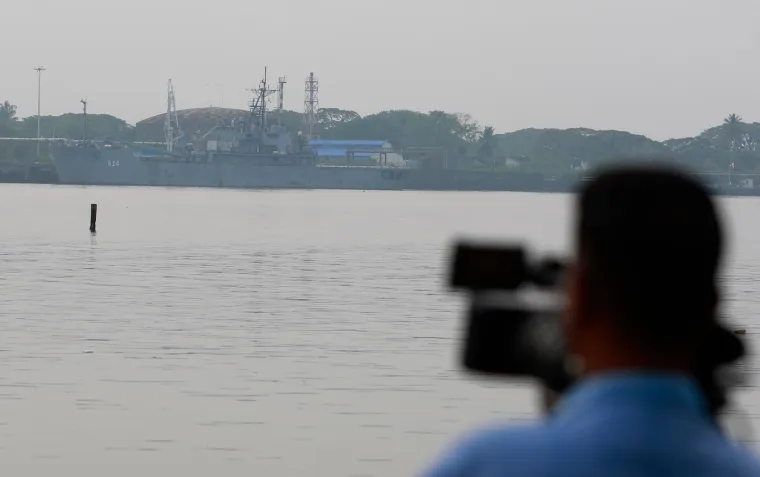 Ogromni požari u Teheranu, &scaron;ire se snimke: Izrael bombardirao rafineriju nafte