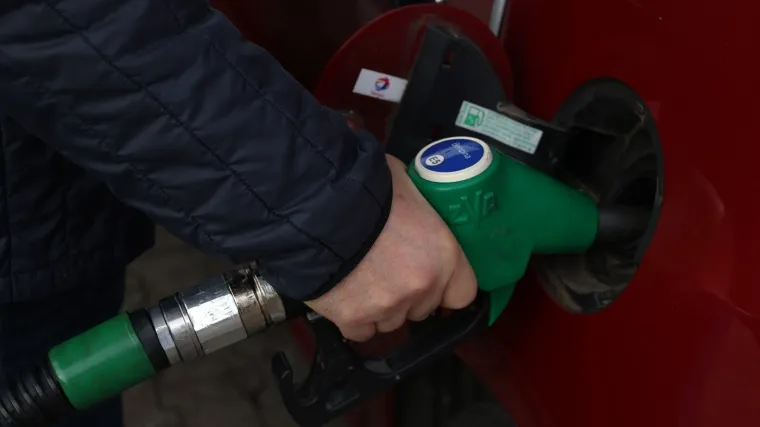 Cijene goriva lete u nebo: Naftna polja se prazne, profitirala je samo jedna država