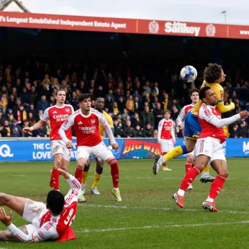 Arsenal te&scaron;kom mukom pobjedio trećeliga&scaron;a Mansfield i pro&scaron;ao dalje