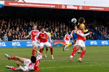 Arsenal te&scaron;kom mukom pobjedio trećeliga&scaron;a Mansfield i pro&scaron;ao dalje