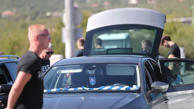 Pogledajte kako su Bad Blue Boysi 'preuzeli' Split prije derbija! Ori se Thompson