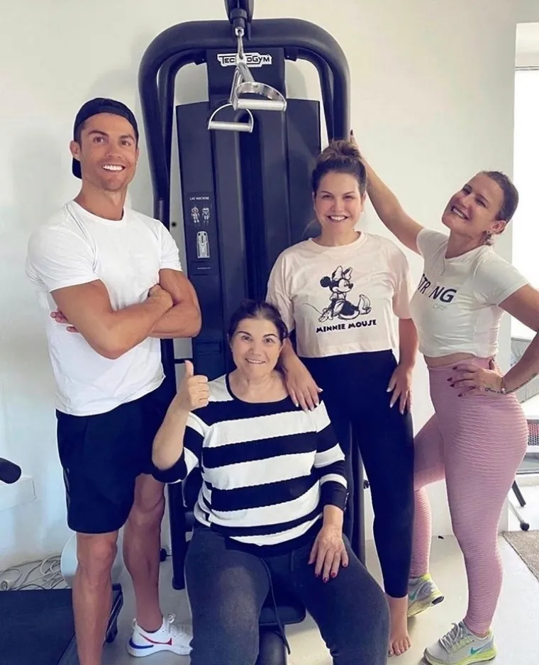 One su najvažnije žene u njegovom životu: Evo kako izgledaju sestre Cristiana Ronalda