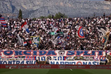 Navijači Hajduka se opra&scaron;taju od titule, ali poručuju: 'Riba smrdi od glave'