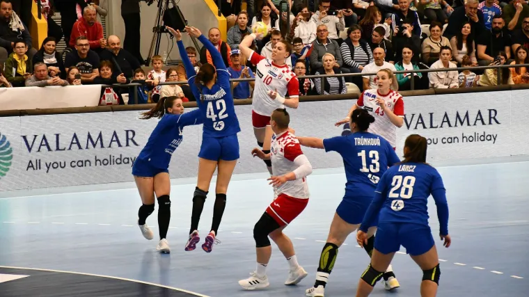 Težak poraz hrvatskih rukometa&scaron;ica u Francuskoj