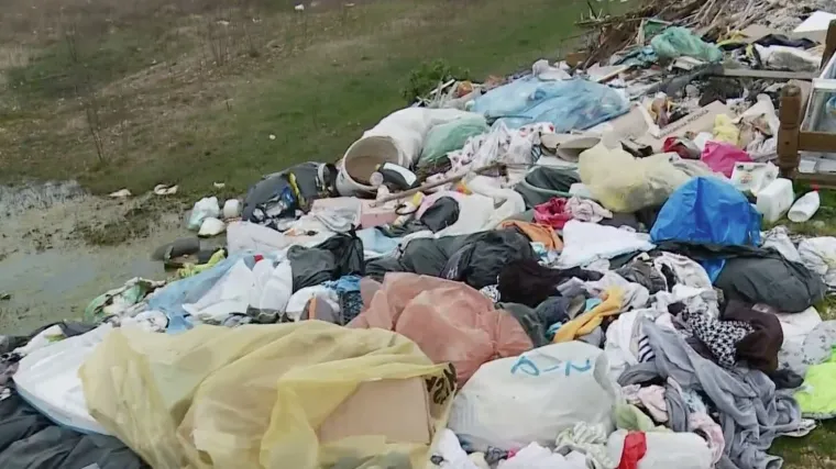 Grcaju u otpadu, čak su i 'na meti' susjeda: 'Mi smo sada u fazi ustrojavanja'