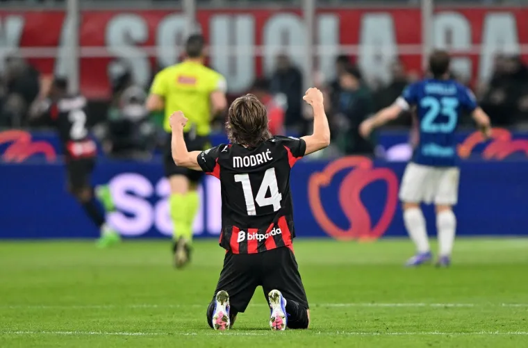 Veliko slavlje Modrića: Milan sru&scaron;io Sučićev Inter i održao san o naslovu prvaka na životu