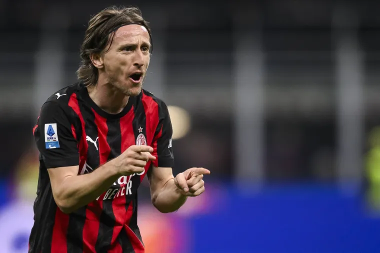 Veliko slavlje Modrića: Milan sru&scaron;io Sučićev Inter i održao san o naslovu prvaka na životu