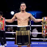 Opetaia dominantno osvojio titulu, pa ostao bez pojasa