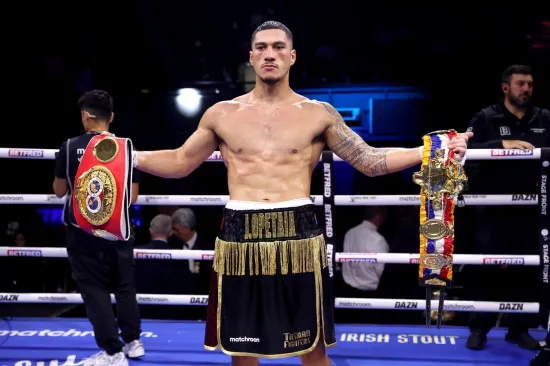 Opetaia dominantno osvojio titulu, pa ostao bez pojasa