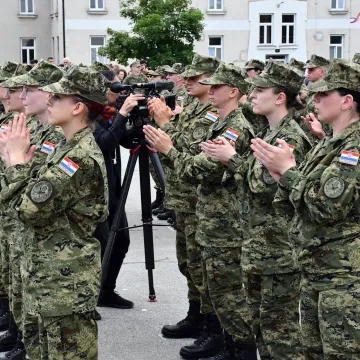 Počinje obvezni vojni rok: Mlade ročnike dočekuju Anu&scaron;ić i Kundid