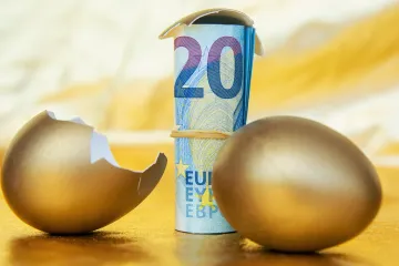 Novac stiže na račune, počele isplate uskrsnica umirovljenicima! Evo kako do svog novca