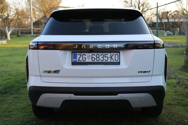 Kopija 'Range Rovera'? Moćan SUV 'ubija' dizajnom: 'Oprostite, &scaron;to ja ovo gledam?!'