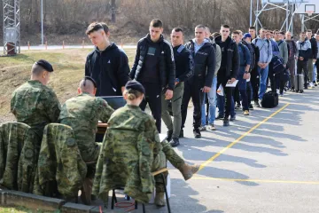 Ovi Hrvati su danas krenuli na vojni rok, pogledajte &scaron;to su dobili: 'Apsolutno su spremni!'