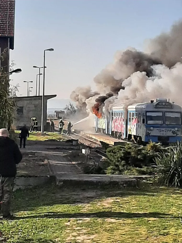 Otkriven uzrok požara vlaka u Slavoniji: Unutra&scaron;njost u potpunosti izgorjela