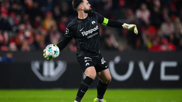 Golman ispucao loptu i razbio susjedu prozor