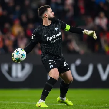 Golman ispucao loptu i razbio susjedu prozor