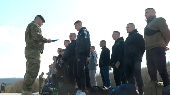 Ponosni roditelji ispratili sina na vojni rok, ali zaboravili su mu dati jednu stvar: 'Čuli smo da im treba'