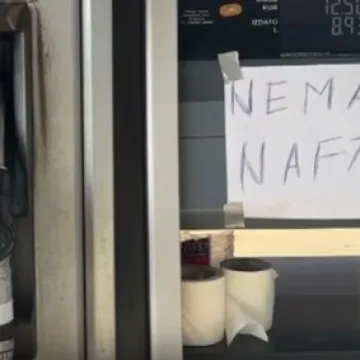 'Crno zlato' skuplje nego ikada, Trump: 'Plaćamo mir i stabilnost, samo budala misli drugačije'