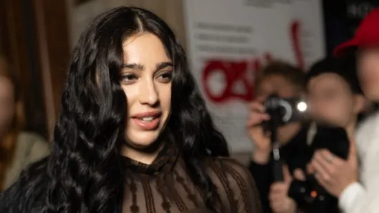 Madonnina kći &scaron;okirala outfitom u Parizu: Prozirna haljina otkrila vi&scaron;e nego &scaron;to je planirala