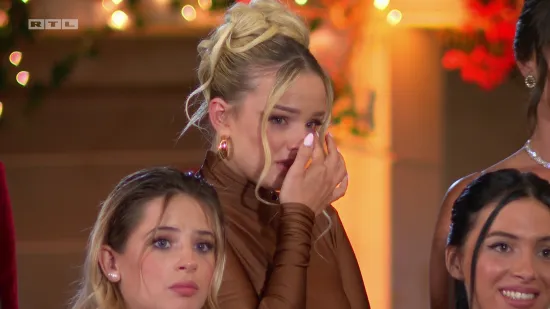 Suze i &scaron;ok u 'Gospodinu Savr&scaron;enom'! Jedna djevojka usred ceremonije ruža odlučila napustiti show