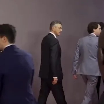 Aktivisti Greenpeacea upali na nuklearni samit: Pogledajte Plenkovićevu reakciju!