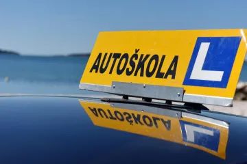 Svaki vozač mora imati sve točne odgovore na najlak&scaron;im pitanjima iz prometnih propisa