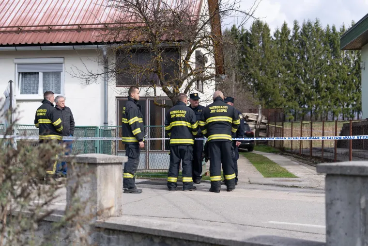 Jedno tijelo bacio u septičku jamu? Stigli vatrogasci, susjedi u &scaron;oku: 'Svi su ga se klonili'
