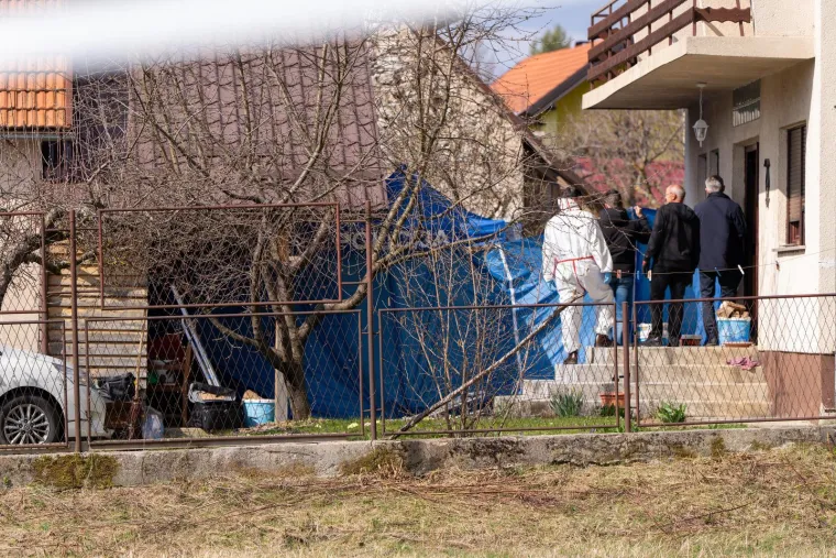 Jedno tijelo bacio u septičku jamu? Stigli vatrogasci, susjedi u &scaron;oku: 'Svi su ga se klonili'